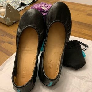 Black Tieks